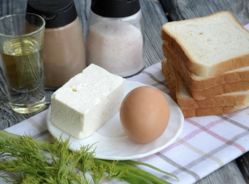 Hot Sandwiches with Feta Cheese and Green Onions (in a Pan) step 1