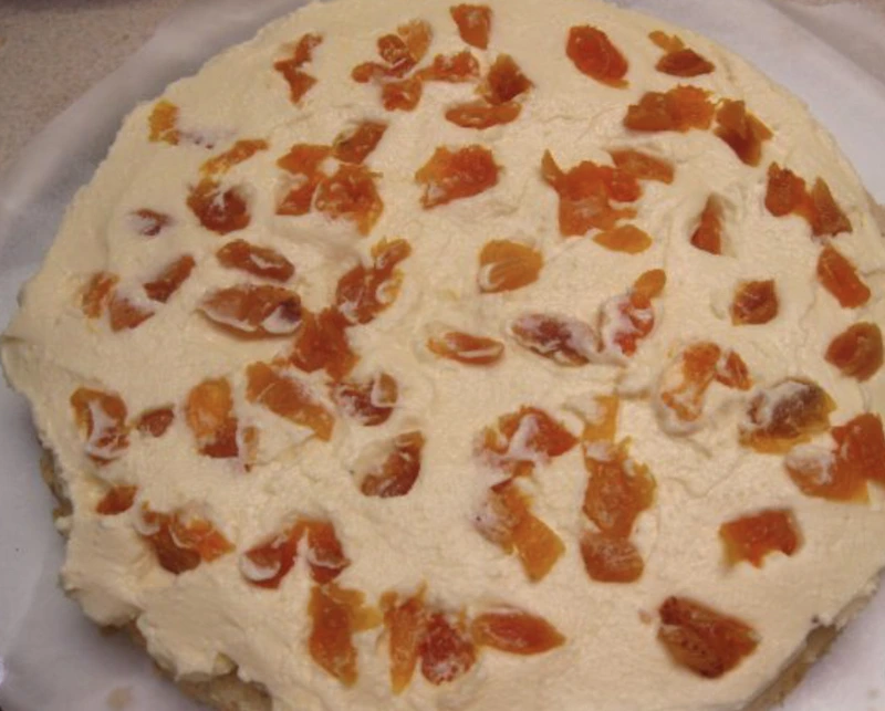 Lemon-Sponge Cake with Cottage Cheese Cream and Dried Apricots step 11
