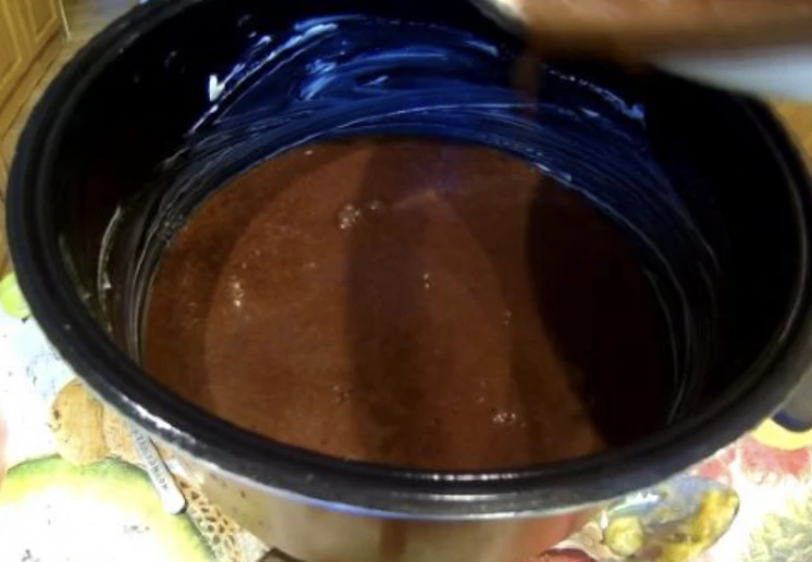 Chocolate Sponge Cake in a Slow Cooker with Sour Cream step 4