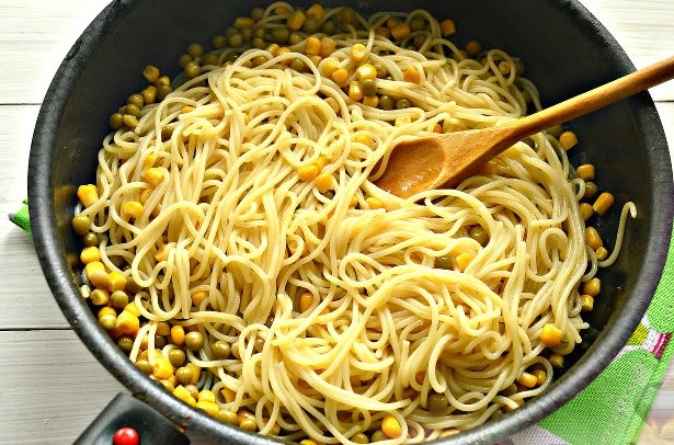 Spaghetti with Peas and Corn step 7