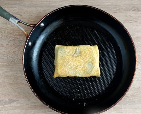 Omelet with Bread and Cheese step 5