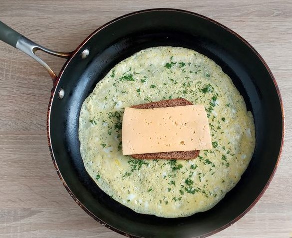 Omelet with Bread and Cheese step 4