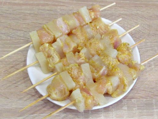 Quick Chicken Kebab With Pineapple step 4