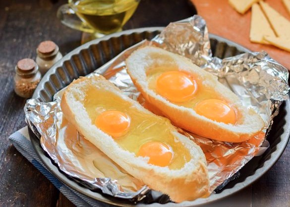 Scrambled Eggs with Cheese in the “Boat” step 4