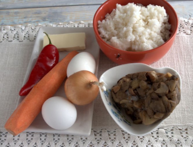 Rice Casserole with Vegetables and wild Mushrooms (in a Slow Cooker) step 1