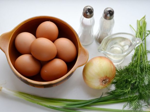 Sandwiches with Egg and Onion Spread step 1