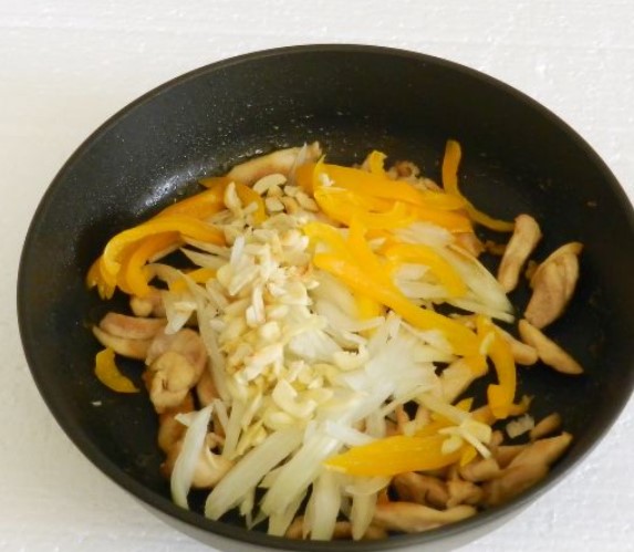 Omelet Rolls With Chicken step 6