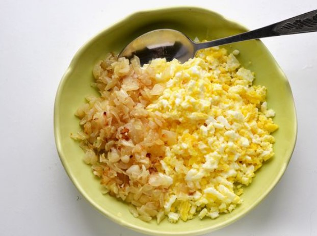 Sandwiches with Egg and Onion Spread step 7