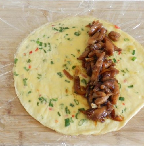 Omelet Rolls With Chicken step 14