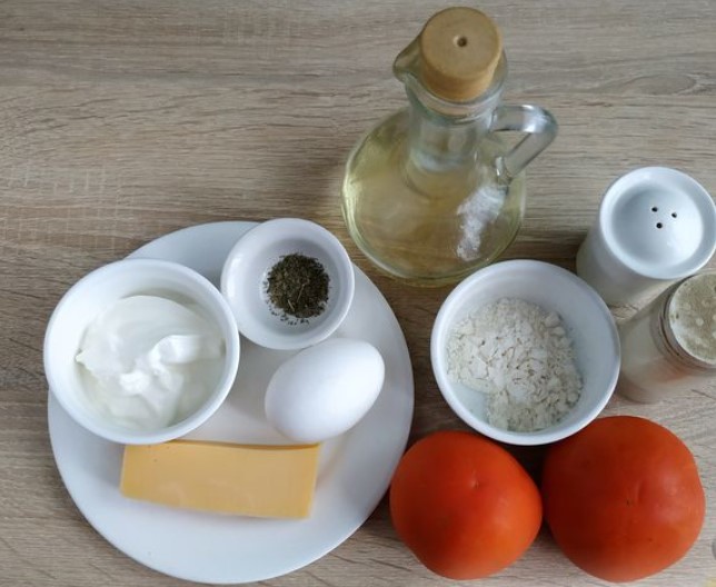 Fried Tomatoes in Cheese Batter step 1