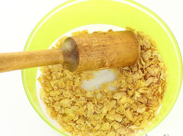 Minced Meat Chop, Corn-Breaded step 3