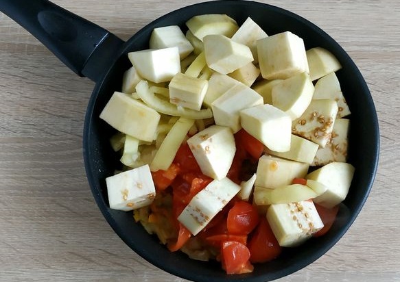 Gyuvech (Vegetable Stew) step 4