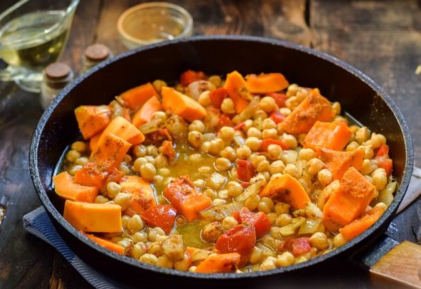 Pumpkin Stewed with Chickpeas, Tomatoes and Spices, with Fried Bananas step 10