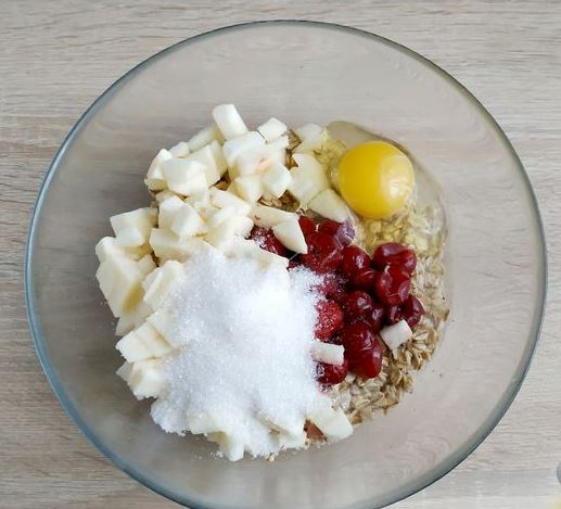 Oatmeal Casserole with Apple, Cherry and Walnuts step 4