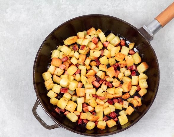 Fried Eggs with Potatoes, Ham, and Corn step 2