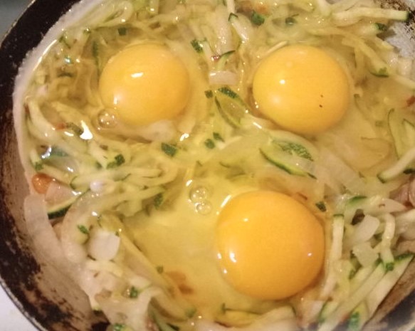 Fried Eggs with Zucchini, Herbs, and Garlic step 2