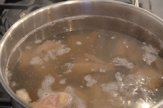 Green Borscht with Beef Ribs and Guail Eggs step 2