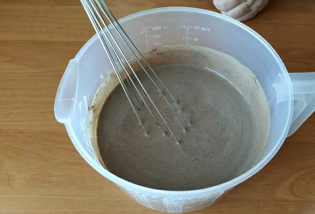 Chocolate Dessert from Fermented Baked Milk, with Berries step 1