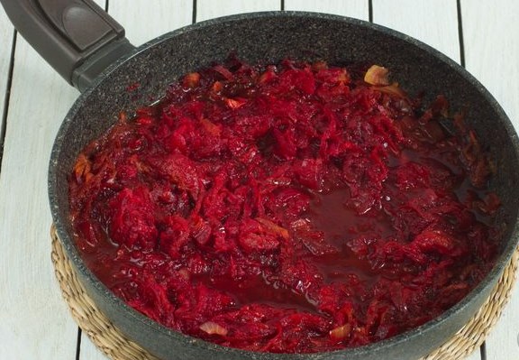 Lenten Borscht with Canned Green Peas step 3