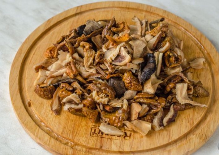 Rassolnik with Chicken, Dried Mushrooms, and Pearl Barley step 9
