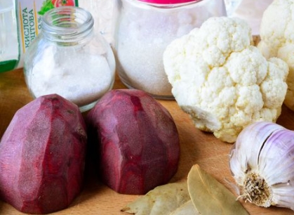 Pickled Cauliflower with Beets step 1