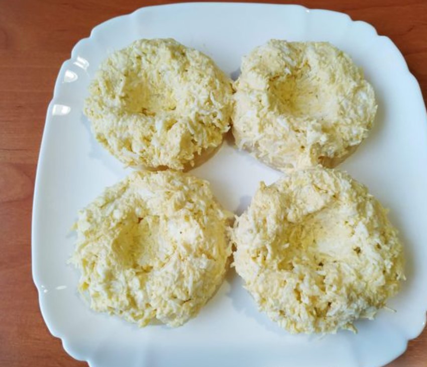 Cheese Snack on Pineapple Rings step 6