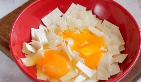 Lavash Pancakes with Tomatoes, Cheese and Herbs step 2