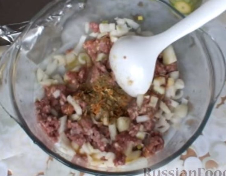 Zucchini Baked with Minced Meat and Cheese step 2