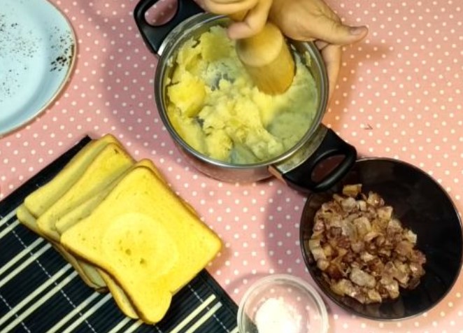 Lazy Bread Pies step 3