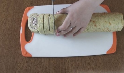 Zucchini Roll with Ham and Homemade Cheese step 8