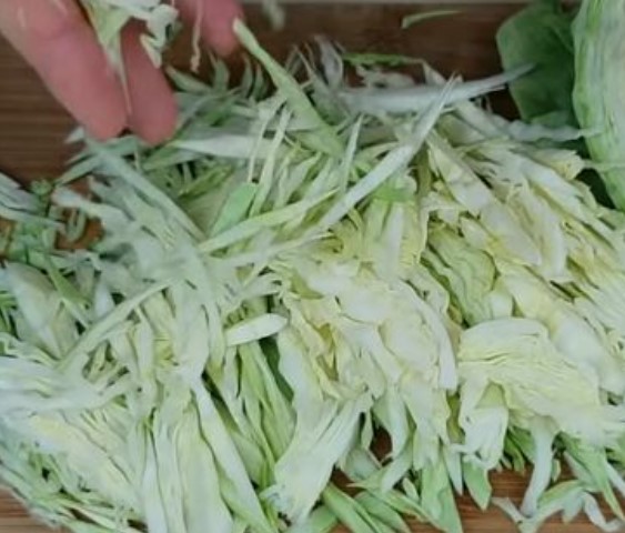 Pickled Cabbage with Garlic step 4