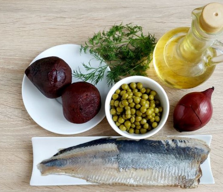 Salted Herring, Beetroot and Pea Snack step 1