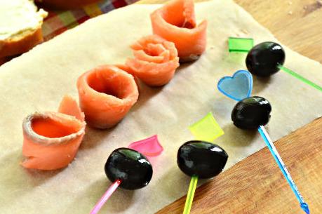 Sandwiches with Salmon and Olives step 3
