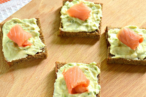 Sandwiches with Red Fish and Avocado step 8