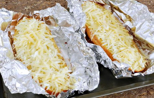 Baguette with Cheese, Garlic and Herbs step 5