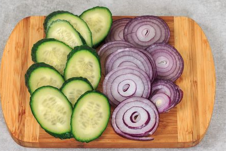 Sandwiches with Sardines, Cucumber and Red Onion step 2
