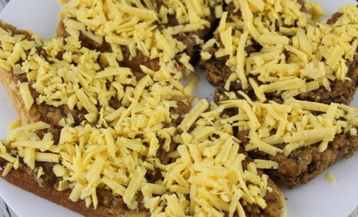 Hot Sprat Sandwiches in Tomato and Cheese (Oven) step 5