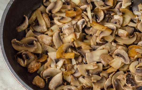 Stewed Cabbage with Chicken and Mushrooms step 5