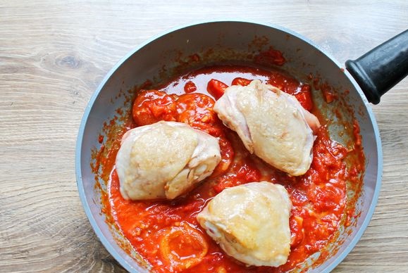 Chicken Stewed in Tomato Sauce with Dried Apricots, Ginger and Curry step 7