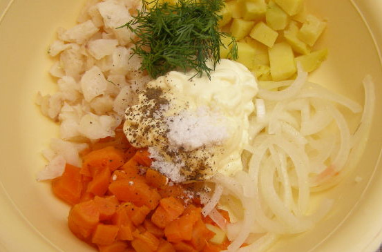 Vegetable Salad with Fish and Pickled Onions step 6