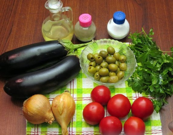Eggplant Stewed with Tomatoes and Olives step 1
