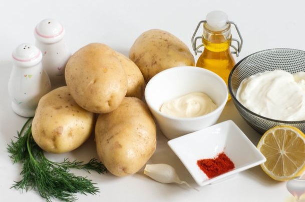 Baked Potatoes with Sour Cream and Garlic Sauce step 1