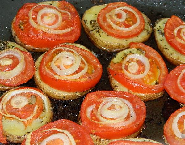 Potato Casserole with Tomatoes “Serpentine” step 5