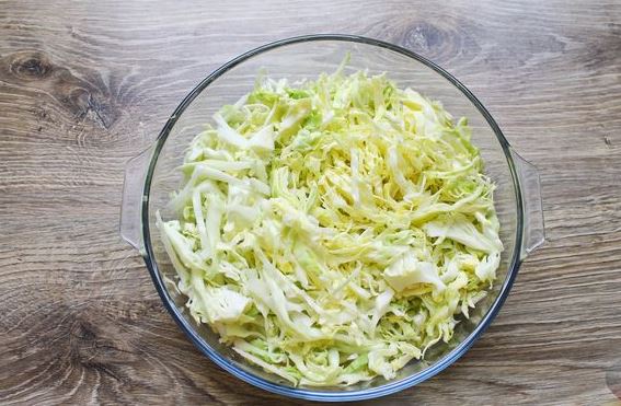 Young Cabbage, Baked in Cream, with Boiled Eggs step 1