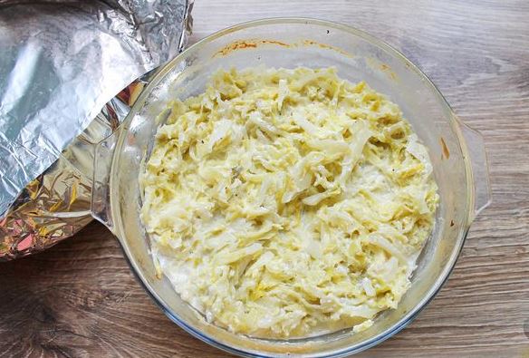 Young Cabbage, Baked in Cream, with Boiled Eggs step 4