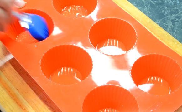 Muffins with Red Currant step 5