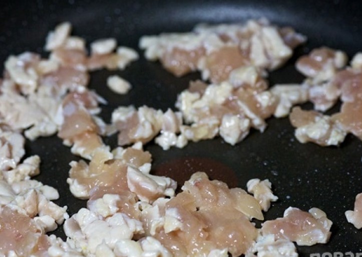 Champignons Stuffed with Chicken and Cheese step 2