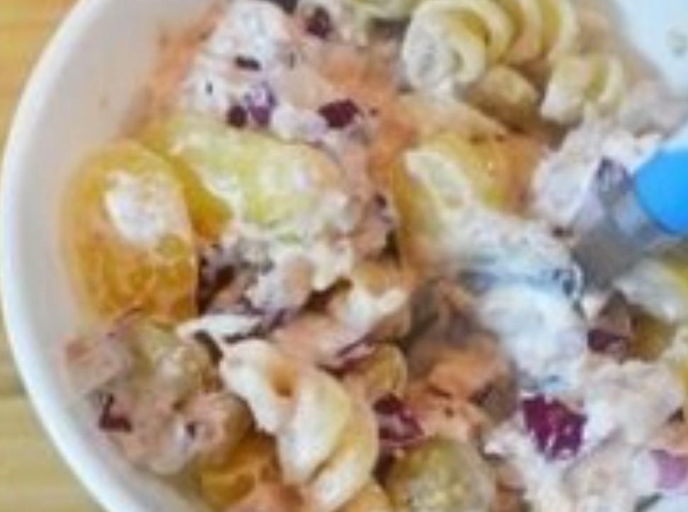 Salad with Pasta and Tuna step 4