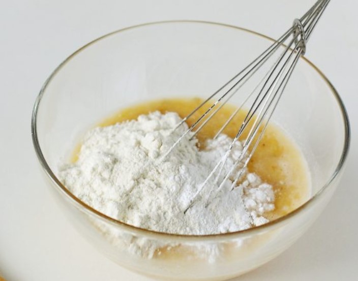 Banana Cupcake in a Mug step 5