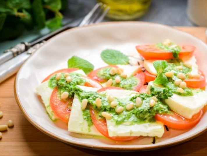 “Caprese” with Pesto Sauce